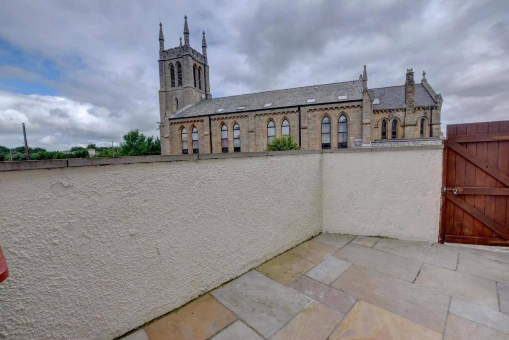 Pomfret House, Perfect Guest Villa in Burnley Esterno foto